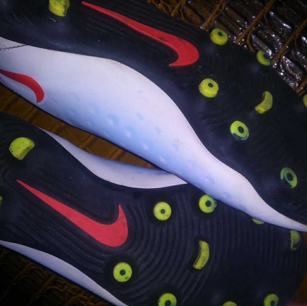 Cleats - Picture 5 of 6